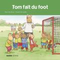 Tom fait du foot